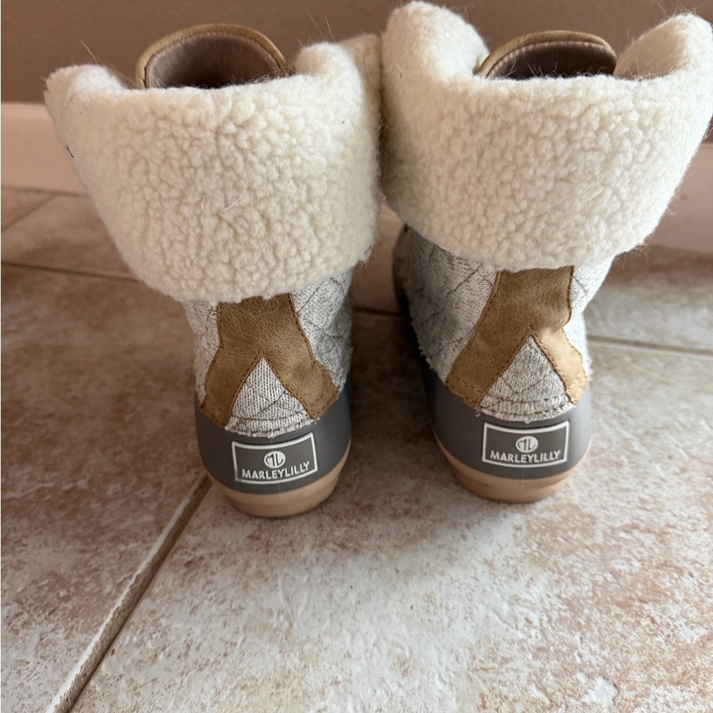Marleylilly Duck Boots – Women’s Size 6 Cozy Shearling Boots